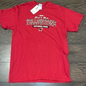 Yellowstone National Park Graphic Moose Avenue T-shirt NWT L men’s wears medium
